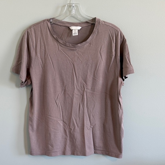 H&M Tops - H&M Short Sleeve Crewneck Tee in Dusty Mauve